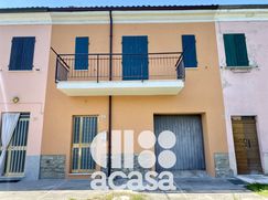 Casa Bi/Trifamiliare in Residenziale