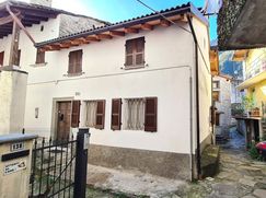 Casa Bi/Trifamiliare in Residenziale