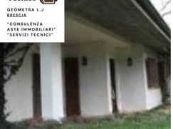 Casa Bi/Trifamiliare in Residenziale