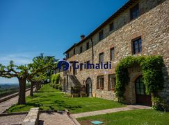 Casa Bi/Trifamiliare in Residenziale