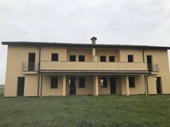 Casa Bi/Trifamiliare in Residenziale