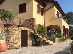 Casa Bi/Trifamiliare in Residenziale