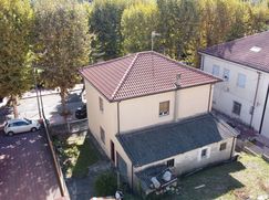 Casa Bi/Trifamiliare in Residenziale