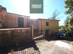Casa Bi/Trifamiliare in Residenziale