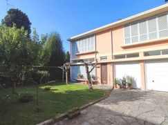 Casa Bi/Trifamiliare in Residenziale