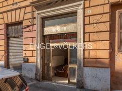 Negozio/Locale commerciale in Commerciale