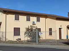 Casa Bi/Trifamiliare in Residenziale