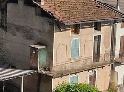 Casa Bi/Trifamiliare in Residenziale