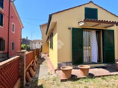 Casa Bi/Trifamiliare in Residenziale