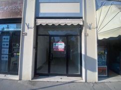 Negozio/Locale commerciale in Commerciale