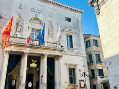 Negozio/Locale commerciale in Commerciale