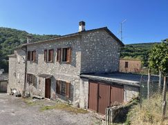 Casa Bi/Trifamiliare in Residenziale