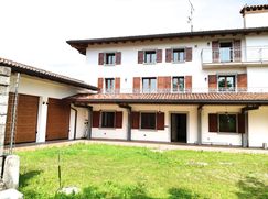 Casa Bi/Trifamiliare in Residenziale