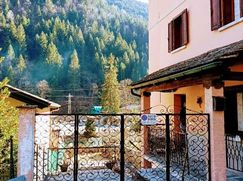 Casa Bi/Trifamiliare in Residenziale