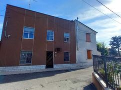 Casa Bi/Trifamiliare in Residenziale