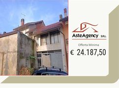 Casa Bi/Trifamiliare in Residenziale