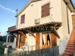 Casa Bi/Trifamiliare in Residenziale