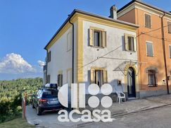 Casa Bi/Trifamiliare in Residenziale