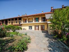 Casa Bi/Trifamiliare in Residenziale