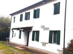 Casa Bi/Trifamiliare in Residenziale