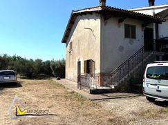 Casa Bi/Trifamiliare in Residenziale