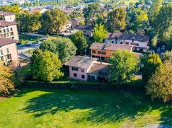 Casa Bi/Trifamiliare in Residenziale