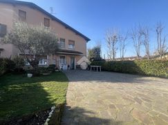 Casa Bi/Trifamiliare in Residenziale