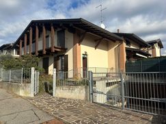 Casa Bi/Trifamiliare in Residenziale