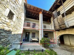 Casa Bi/Trifamiliare in Residenziale