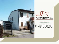 Casa Bi/Trifamiliare in Residenziale