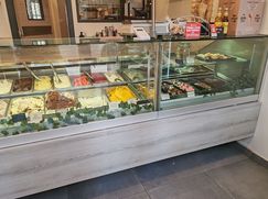 Attività/Licenza (con o senza mura) in Commerciale
