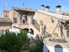 Casa Bi/Trifamiliare in Residenziale