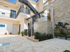 Casa Bi/Trifamiliare in Residenziale