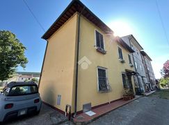 Casa Bi/Trifamiliare in Residenziale