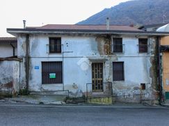 Casa Bi/Trifamiliare in Residenziale