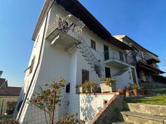 Casa Bi/Trifamiliare in Residenziale
