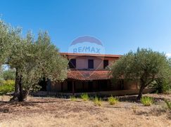 Casa Bi/Trifamiliare in Residenziale