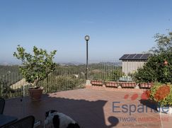 Casa Bi/Trifamiliare in Residenziale