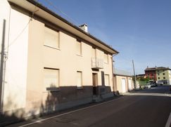 Casa Bi/Trifamiliare in Residenziale