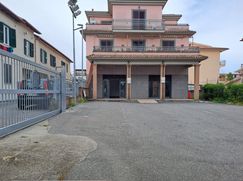 Negozio/Locale commerciale in Commerciale