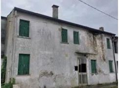 Casa Bi/Trifamiliare in Residenziale