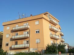 Negozio/Locale commerciale in Commerciale