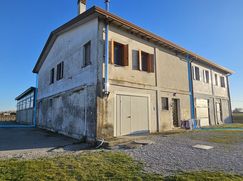 Casa Bi/Trifamiliare in Residenziale