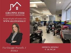 Negozio/Locale commerciale in Commerciale