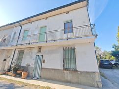 Casa Bi/Trifamiliare in Residenziale