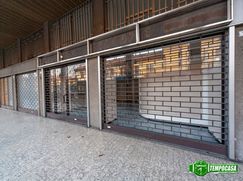 Negozio/Locale commerciale in Commerciale