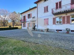 Casa Bi/Trifamiliare in Residenziale