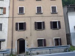 Casa Bi/Trifamiliare in Residenziale