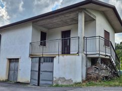 Casa Bi/Trifamiliare in Residenziale