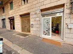 Negozio/Locale commerciale in Commerciale